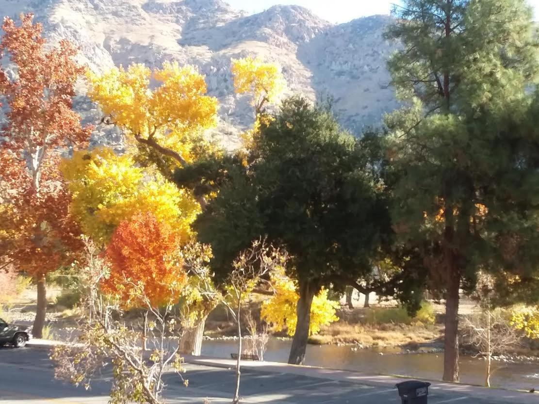 Kern Riverview Inn Kernville Exterior photo